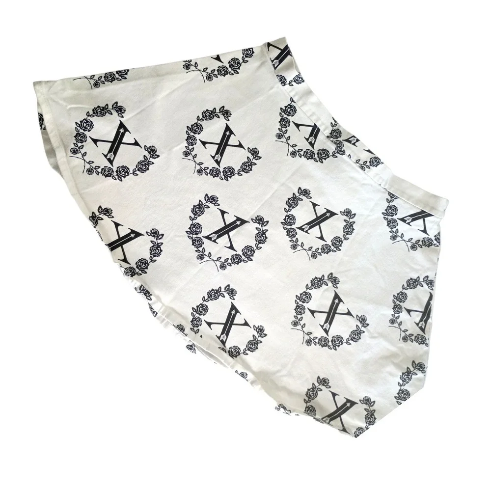H&M Divided White Black‎ Rose Wreath Letter X Graphic Mini Skirt Womens Size 10